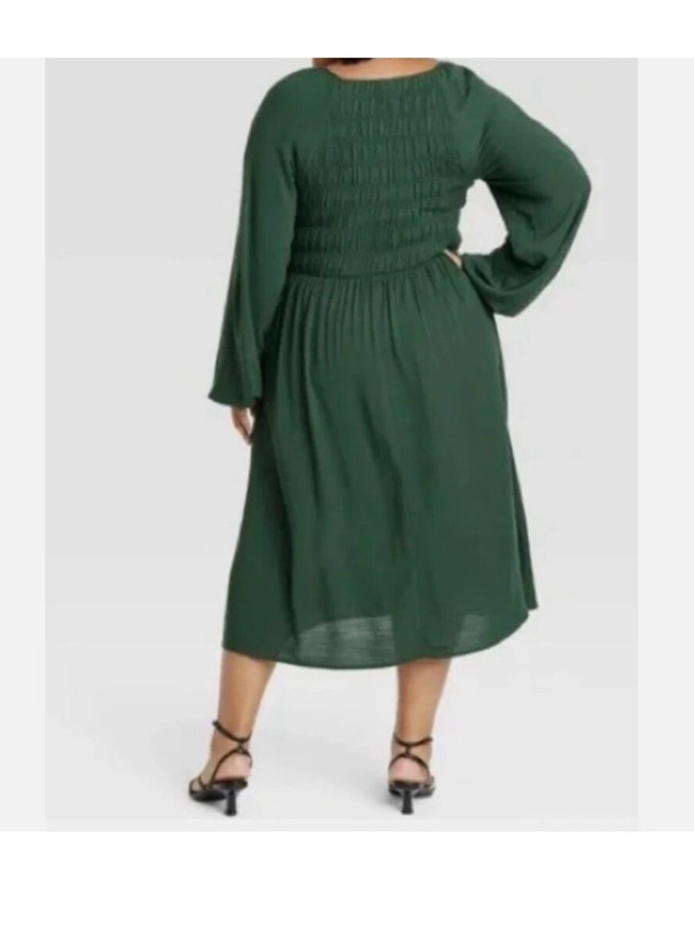 Green Smocked V-Neck Midi Dress Ava Viv. NWT. - Picture 2 of 5